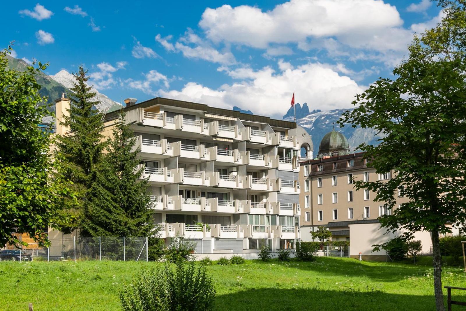 Spirit Apartments - Balkon - Bergsicht - Parkplatz Енгелберг Екстериор снимка